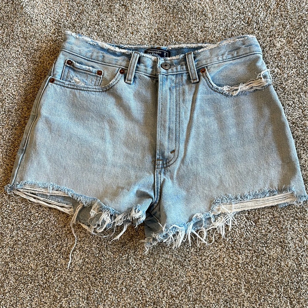 Abercrombie Annie high rise shorts